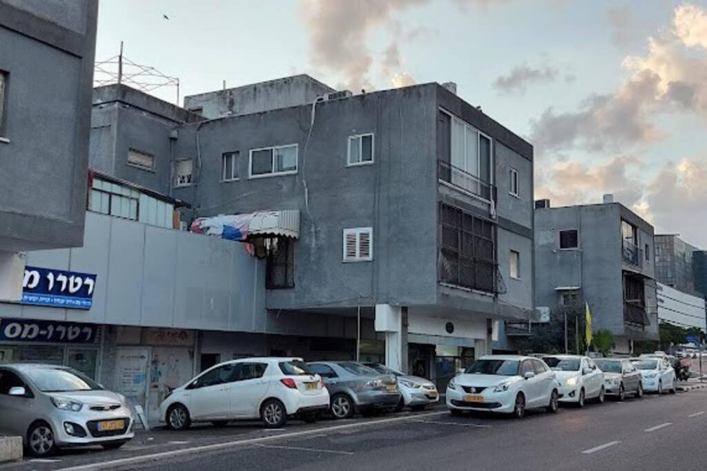 Adi'S Apartment - Тверия Экстерьер фото
