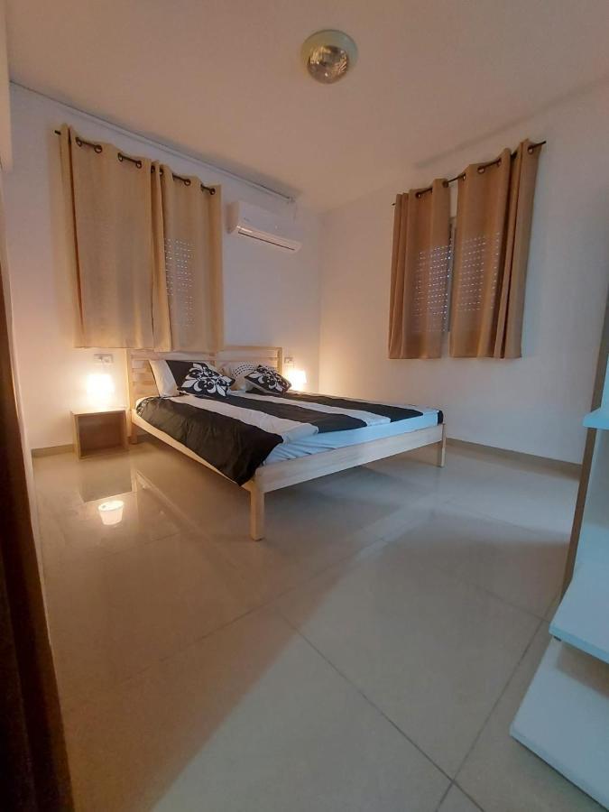 Adi'S Apartment - Тверия Экстерьер фото